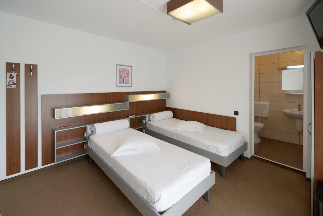 Vila Rosa Hotel Kolozsvár Kültér fotó
