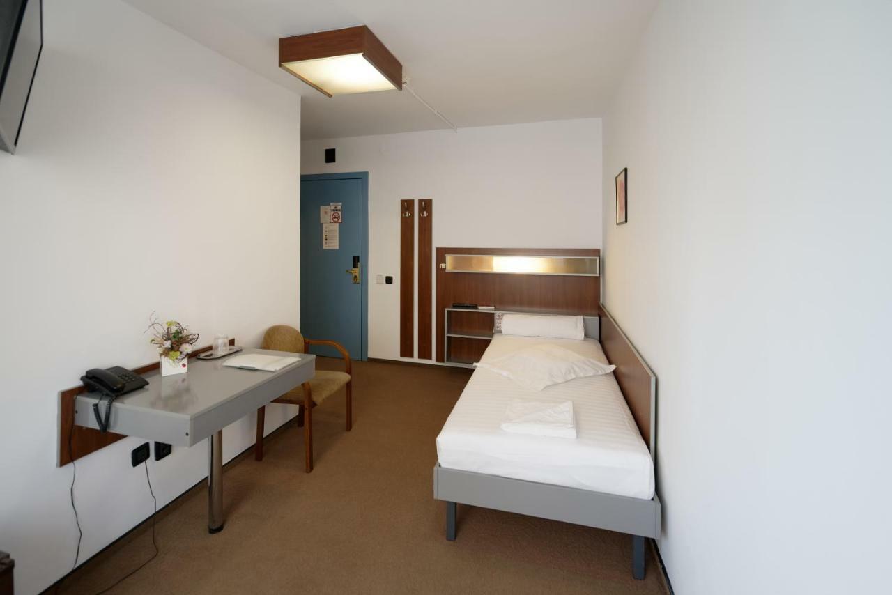 Vila Rosa Hotel Kolozsvár Kültér fotó